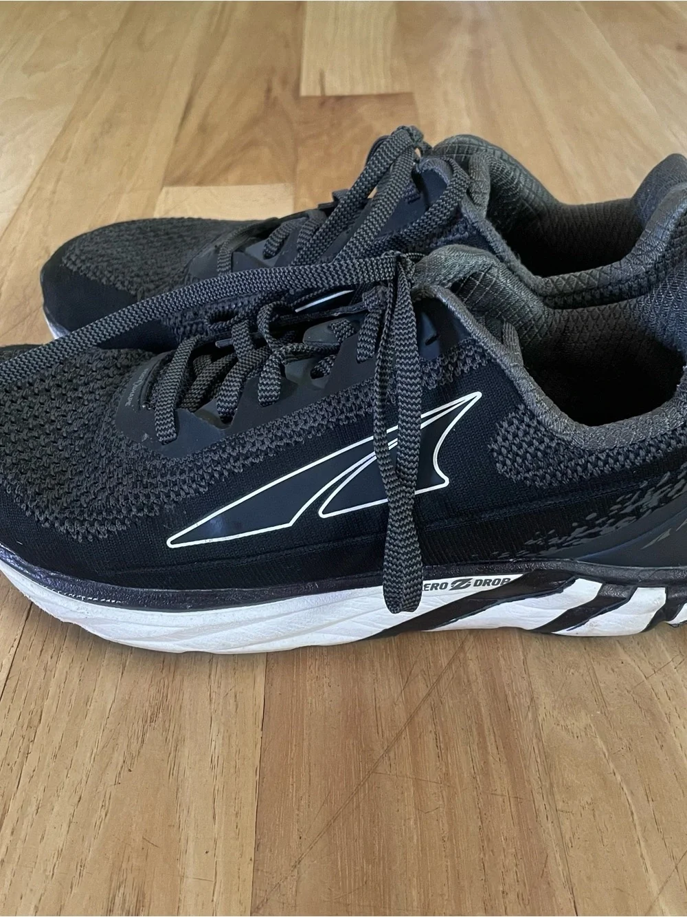 Men’s Altra Torin 4 Plush Running Shoe size 8